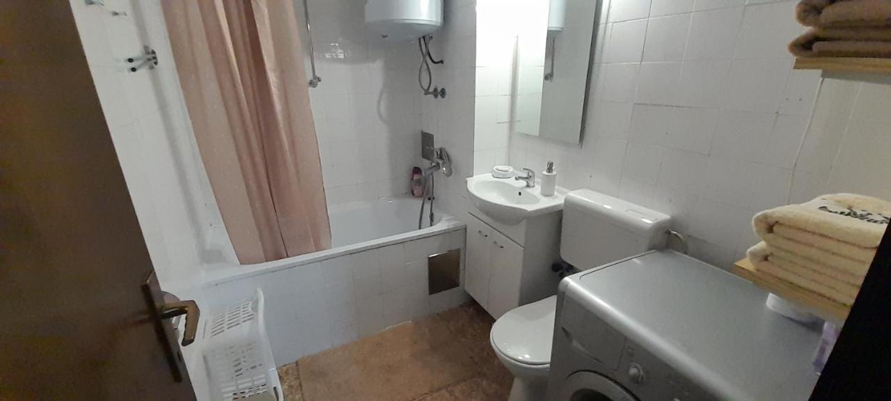 סראייבו Cozy And Sunny Apartment Near The Airport מראה חיצוני תמונה